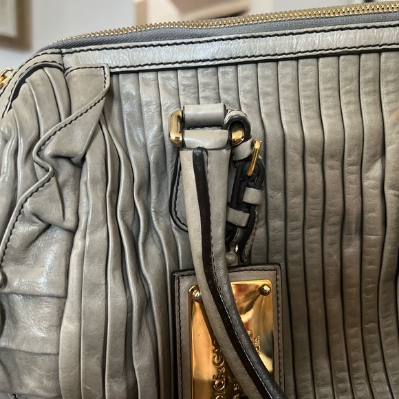 Gorgeous vintage bag to take on your travels, and lovely for every day! - Picture 4 of 7